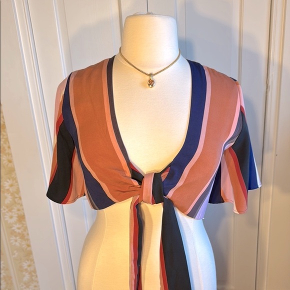 4SI3NNA Tops - NWOT 4SI3NNA Striped Multicolor Tie-Front Top Size M Super Cute!!